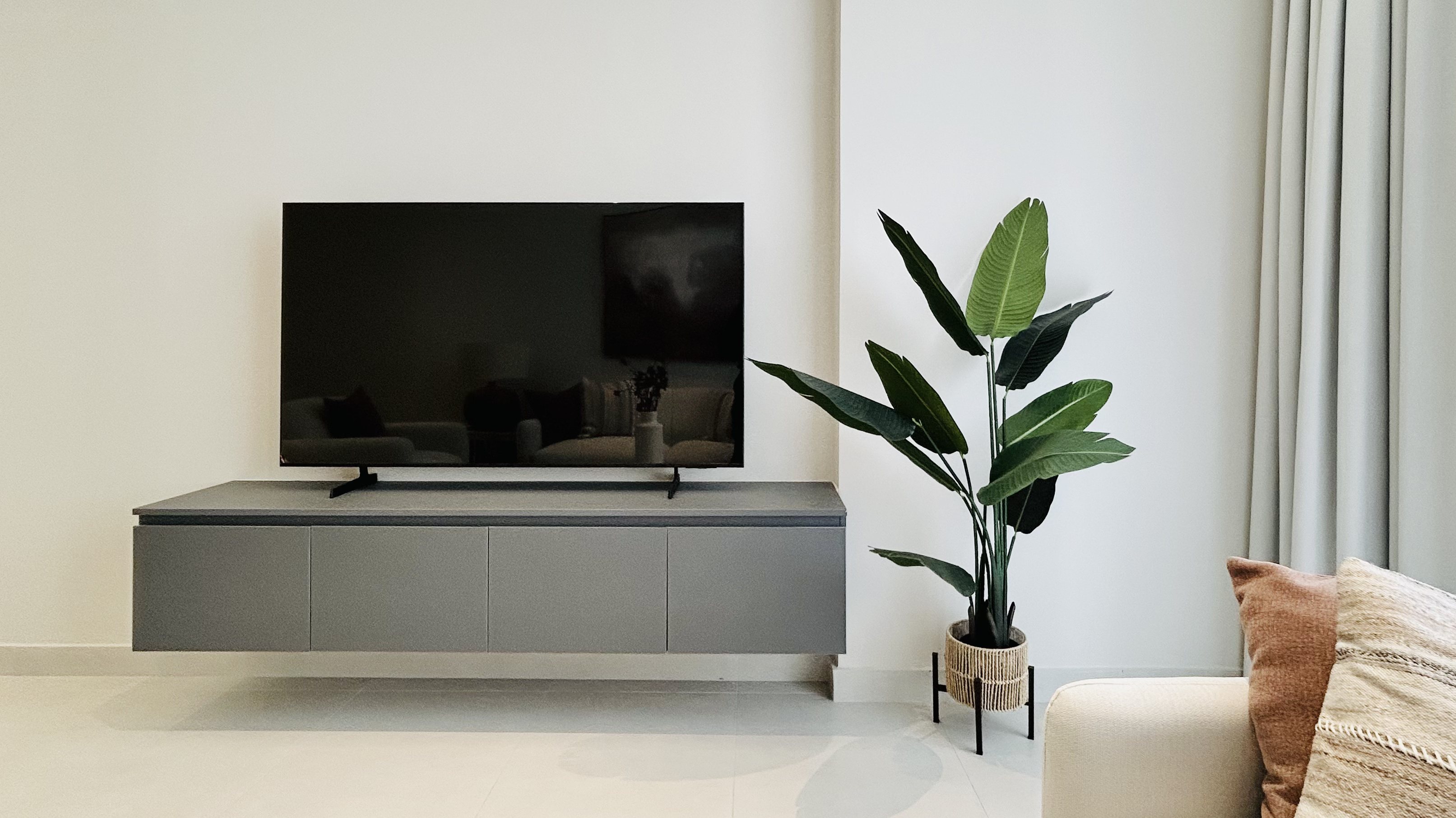 LUXURY | SPACIOUS ROOMS | BALCONY | MODERN