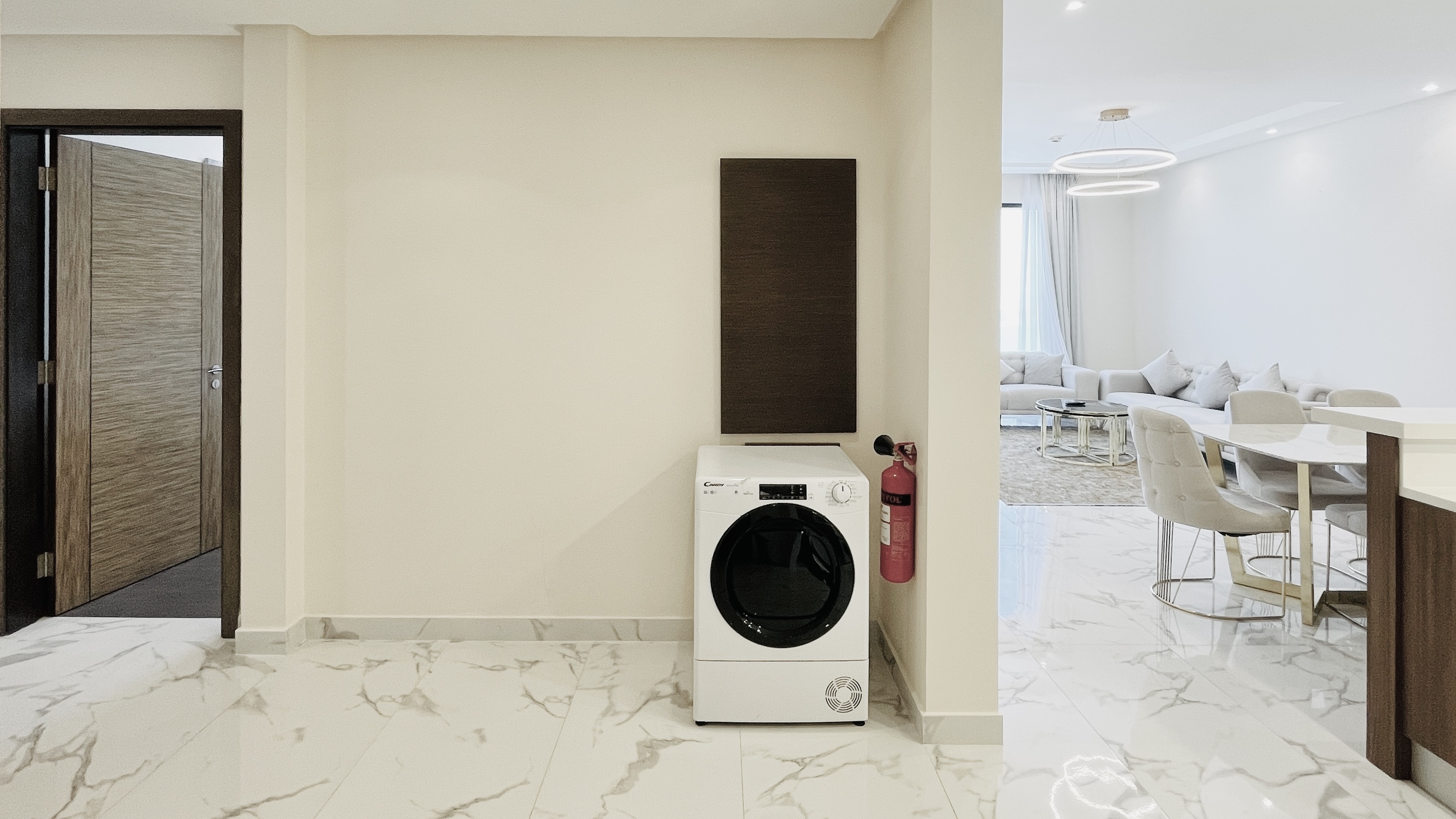 Stunning and Elegant 3 Bedroom Apartment For Rent