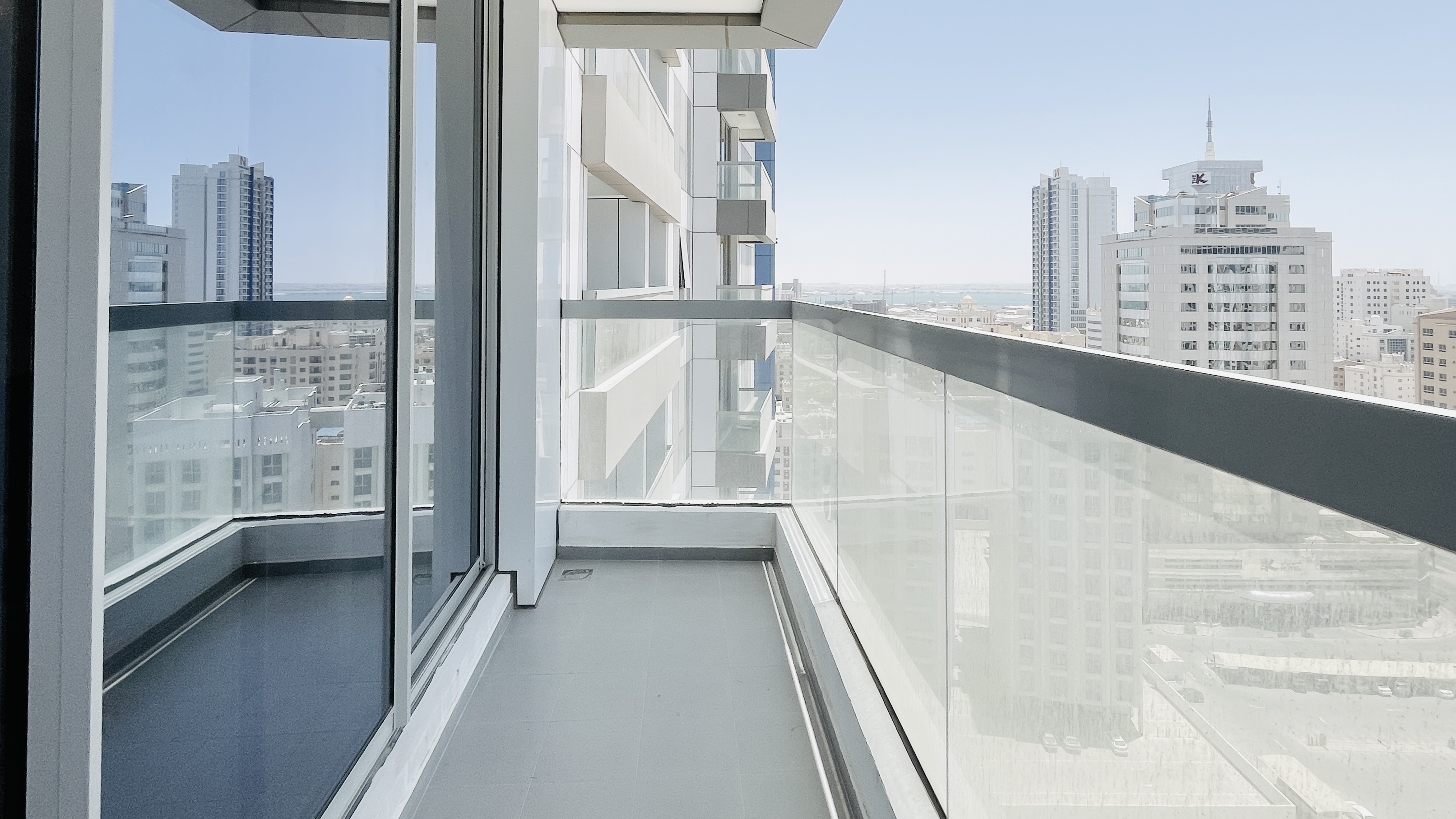 BALCONY | CITYVIEW | MODERN | GREAT AMENITIES