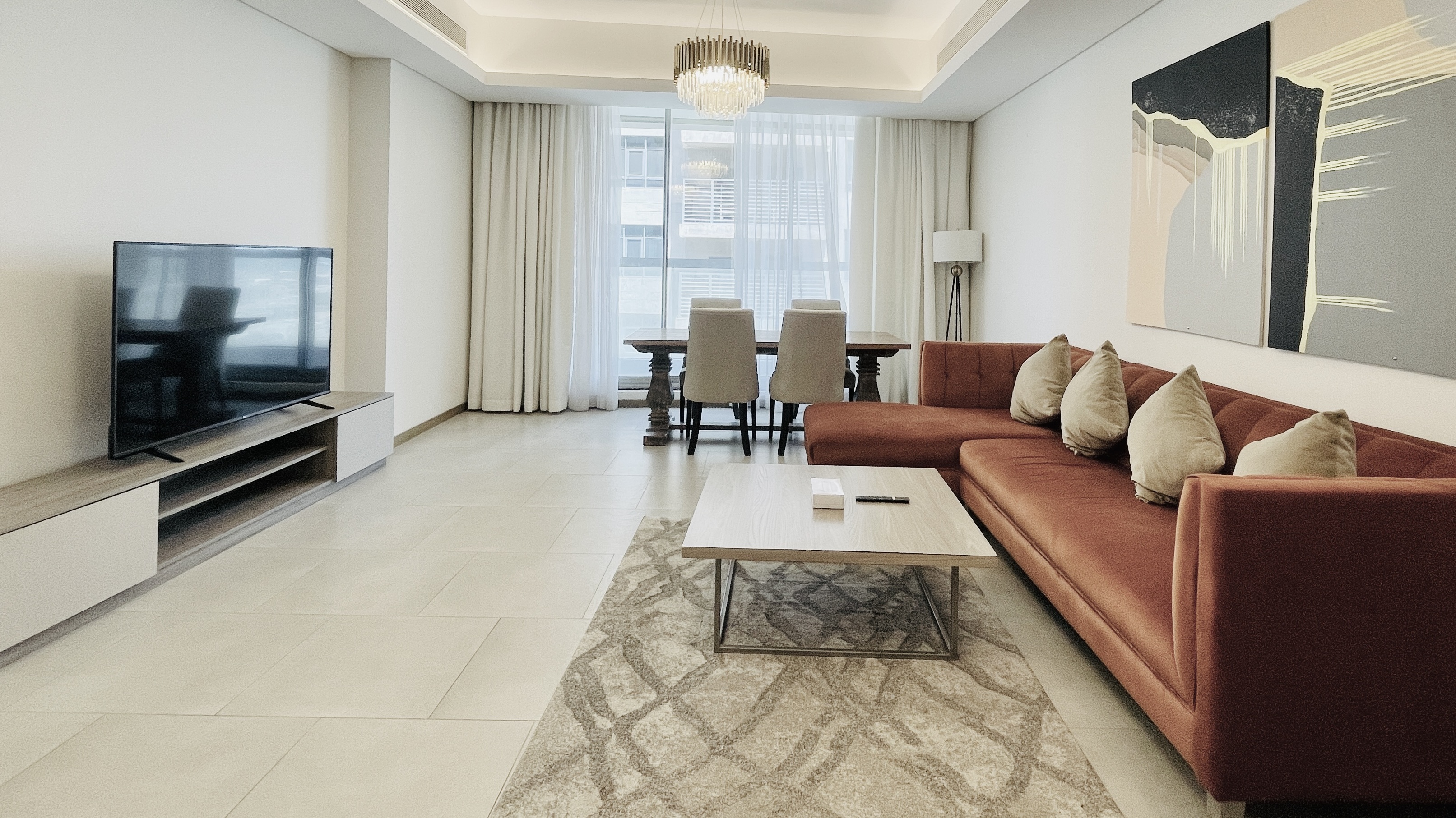 BALCONY | CITYVIEW | MODERN | SPACIOUS ROOMS | GREAT FACILITIES