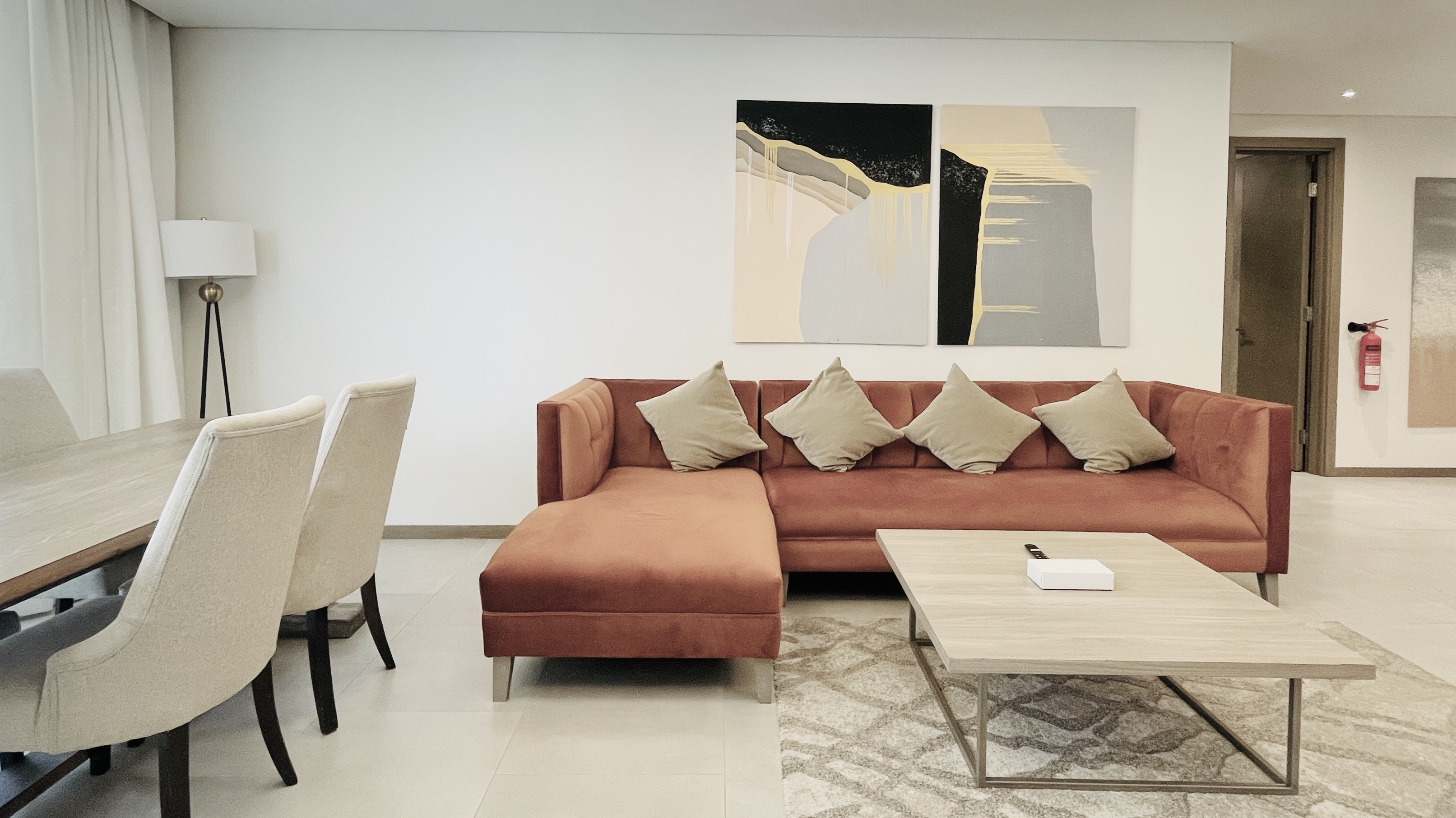 BALCONY | CITYVIEW | MODERN | SPACIOUS ROOMS | GREAT FACILITIES