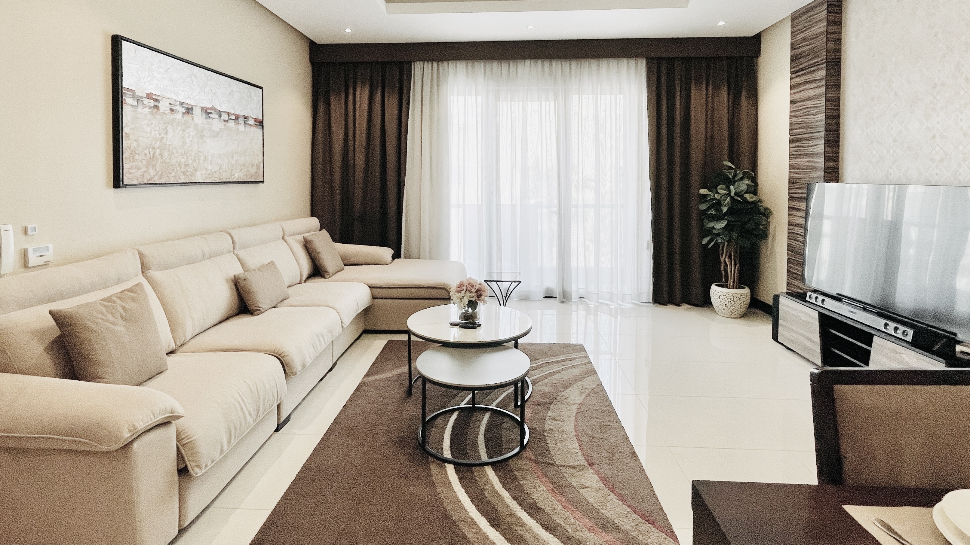 THREEHIGH BUI| SPACIOUS ROOMS | BALCONY | CITY VIEW 