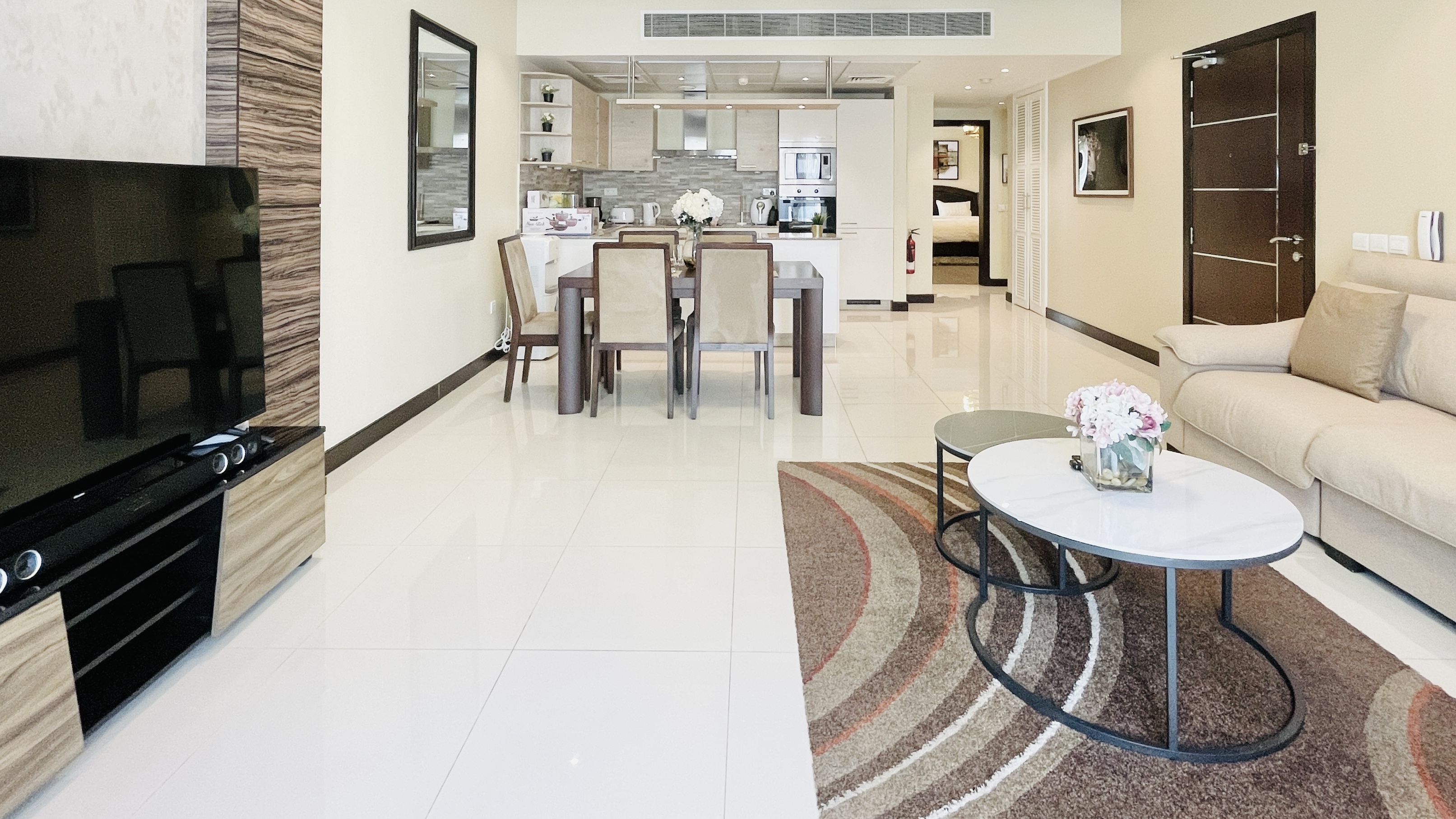 THREEHIGH BUI| SPACIOUS ROOMS | BALCONY | CITY VIEW 